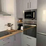 Apartamento Piso Recien Reformado, Comodo Y Muy Luminoso. *