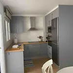 Piso Recien Reformado, Comodo Y Muy Luminoso. Apartamento *