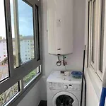 Piso Recien Reformado, Comodo Y Muy Luminoso. Apartamento *