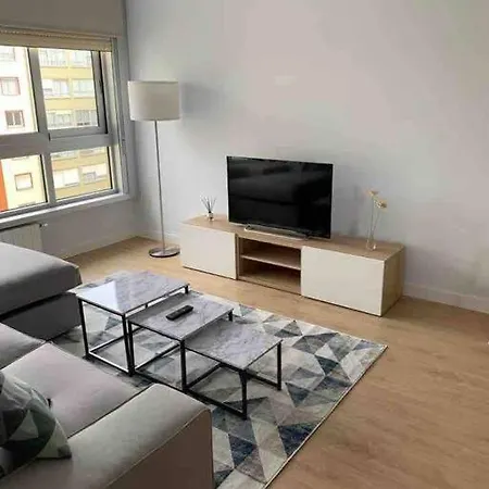 Piso Recien Reformado, Comodo Y Muy Luminoso. Apartamento *