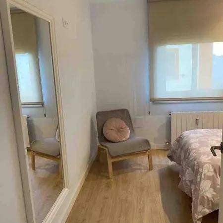 Piso Recien Reformado, Comodo Y Muy Luminoso. Apartamento